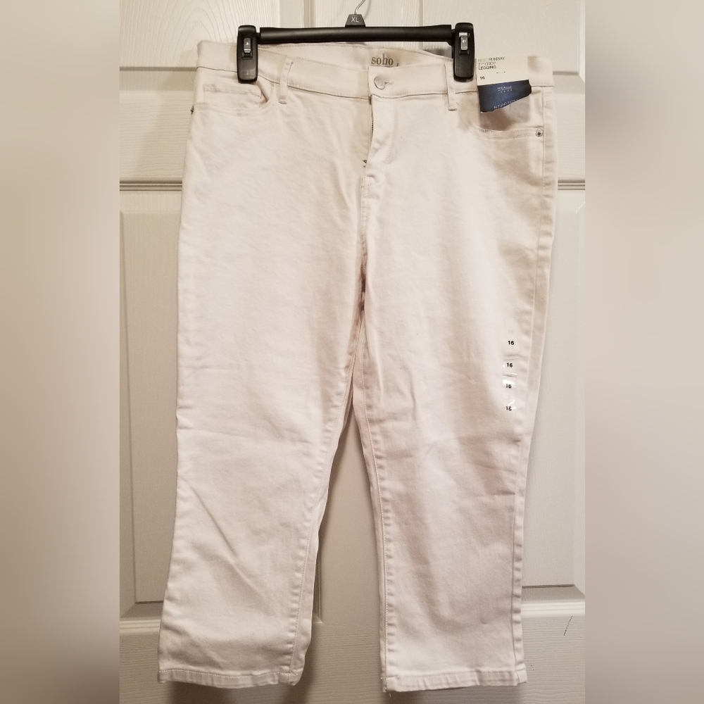 NY & CO SOHO Capris